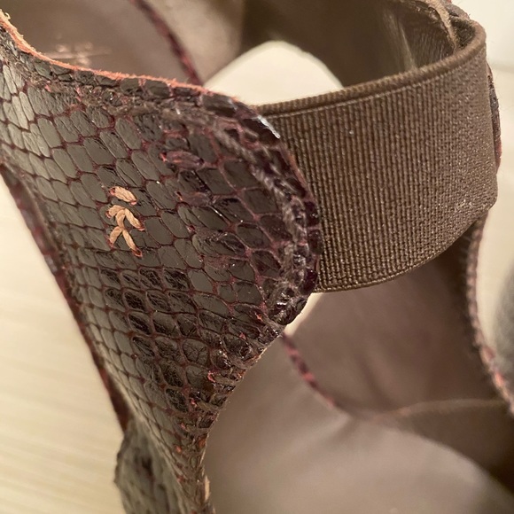 Henry Beguelin Key Hole Pumps - Picture 5 of 9